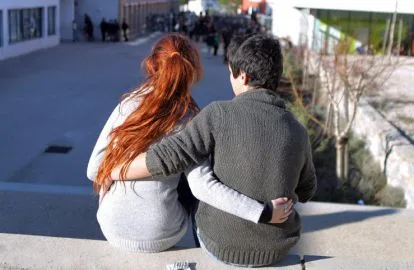 Une fille de 15 ans et demi pourra entretenir des relations sexuelles avec son petit ami de 18 ans et trois mois, mais celui-ci deviendra auteur de viol s’il en a 19. D.R.La réforme du code pénal sexuel définit la notion de consentement, introduit l’inceste dans le code pénal et alourdit certaines peines en matière de mœurs, notamment pour sanctionner le viol.